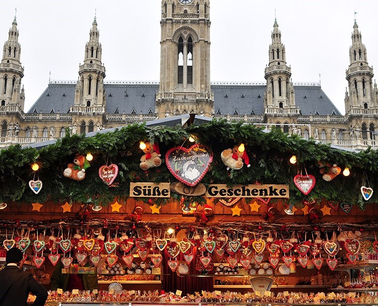 connections_vienna_christmas_side